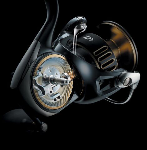 DAIWA SALTIGA 25 10000 P OLTA MAKİNESİ