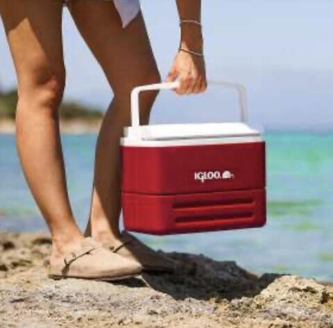 IGLOO EliteCore Buzluk 8.2 Litre-KIRMIZI