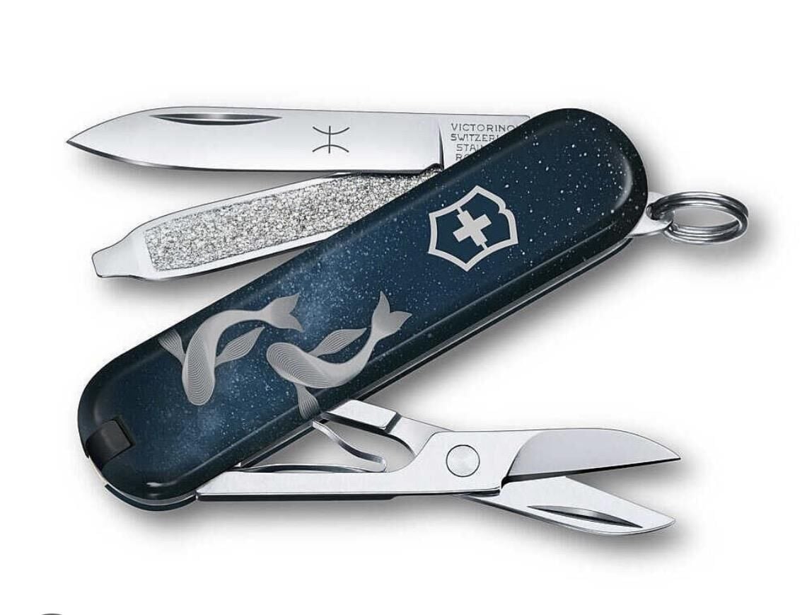 Victorinox 0.6223.2PIS Classic SD Zodiac Signs 58mm Çakı, Balık